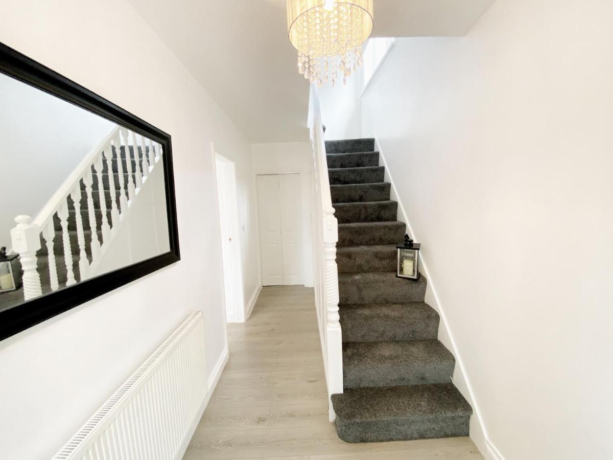 Luxurious Family Home In West Midlands Northfield ภายนอก รูปภาพ