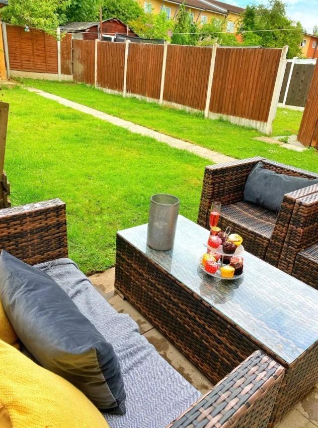 Luxurious Family Home In West Midlands Northfield ภายนอก รูปภาพ